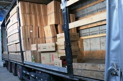 Угорські податківці виявили, що фура вщент завантажена сигаретами Marble - загалом понад 600 000 пачок