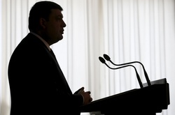 Митники самі нищили своє обладнання, - Гройсман