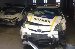 Цвинтар Пріусів: в соцмережі виклали фото розбитих поліцейських авто
