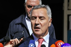 На парламентських виборах у Чорногорії лідирує прозахідна партія прем’єра – екзит-поли