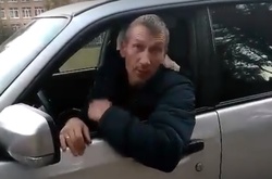 Столичний автохам влаштував «покатушки» по шкільному стадіону