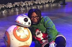 Вупи Голдберг создала коллекцию рождественских свитеров