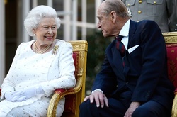 Биограф Елизаветы II рассказал, почему ее свадьба с принцом Филиппом могла не состояться