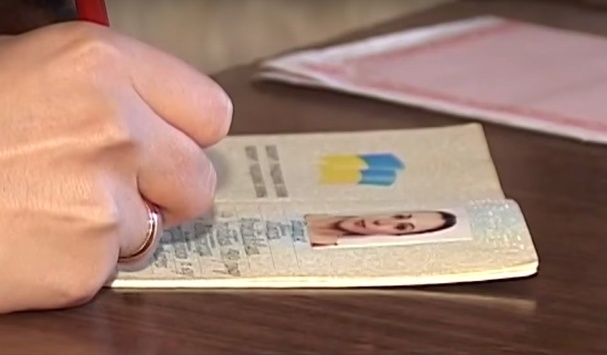 В Україні надрукували останню партію паперових паспортів декілька тижнів тому