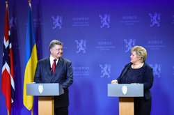 Порошенко в Норвегії підписав декларацію про партнерство