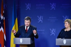 Президент України Петро Порошенко та прем'єр Норвегії Ерна Солберг