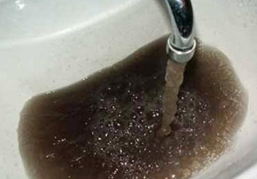 Мешканцям Дарницього району не радять пити воду з-під крану