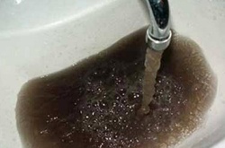 Мешканцям Дарницього району не радять пити воду з-під крану