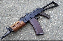 На Харківщині жінка намагалася продати два автомати