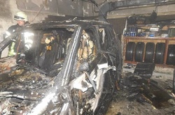 У столичному паркінгу згоріли два позашляховики, – поліція