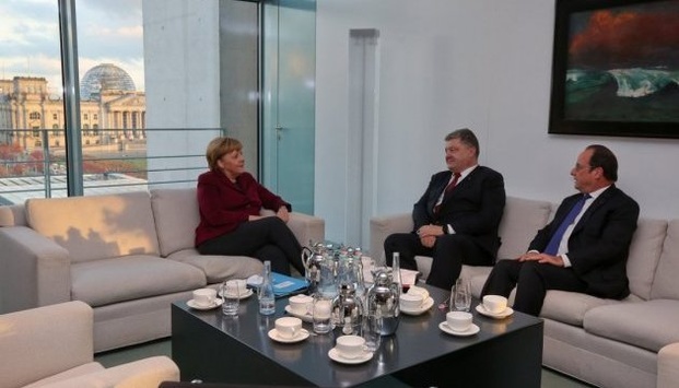 У Берліні проходять переговори Порошенка з Меркель та Олландом