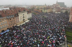 Аборти в Польщі: «чорний понеділок» і жіноча сила