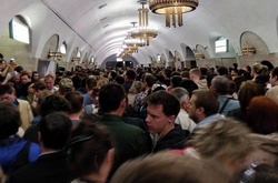У київському метро людина впала на колію