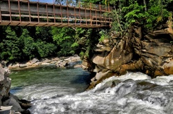 Під Івано-Франківськом туристка впала у водоспад