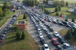 У чергах на кордоні з Польщею стоять майже 800 автомобілів