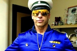 Муж Королевой назвал «дебилами» тех, кто запретил Королевой въезд в Украину