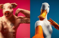 Тренд или болезнь: итальянский художник высмеял в своих работах современную моду на селфи