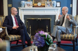 США мають долучитися до переговорного процесу щодо ситуації на Донбасі – Яценюк