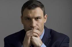 Кличко вручив відзнаку «Почесний громадянин Києва» родині автора гімна столиці «Києве мій»