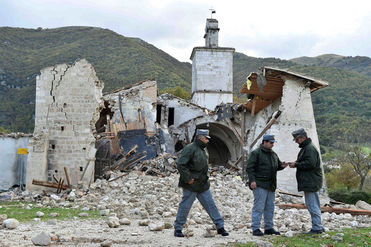 Як виглядають жахливі наслідки землетрусу в Італії