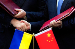 Чому українські урядовці втікають від китайців