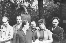  Шістдесятники. Зліва направо - Іван Драч, Микола Вінграновський, Григорій Сивокінь, Леоніда Світлична, Михайлина Коцюбинська, Іван Світличний 