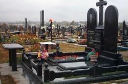 Московська церква занялась новим бізнесом: продає киянам місця на цвинтарі (ФОТО)
