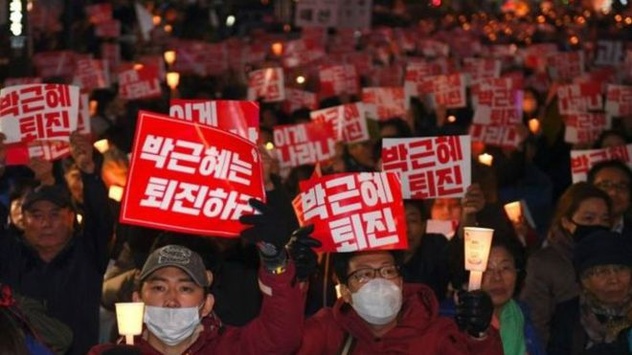 Тисячі південнокорейців вийшли на акцію за відставку президента країни