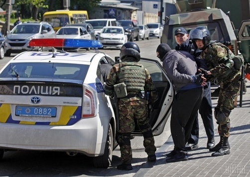 Українська поліція пояснюватиме затриманим їхні права англійською, вірменською, фарсі й не тільки