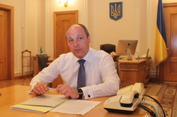 Парубій підписав підвищення зарплат депутатам, щоб скасувати його