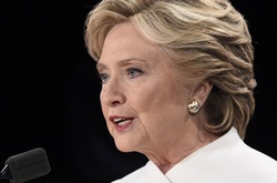 ФБР немає чого виявляти під час нової перевірки електронної пошти, - Клінтон