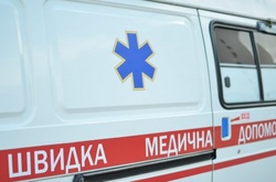 На зупинці під Києвом знайшли тіло молодої дівчини