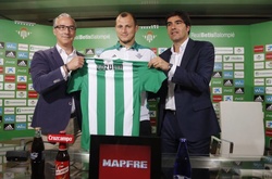 Іспанський «Бетіс» готовий продати Романа Зозулю вже в січні