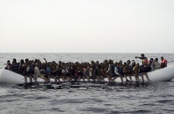 Човен з біженцями