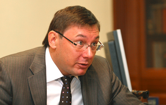 Луценко похвалив Новинського за те, що нардеп «жодного разу не ухилявся від слідчих дій»