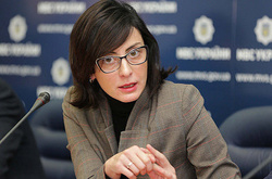 Деканоїдзе виклала відео знущань над жінкою поліцейською невідомими