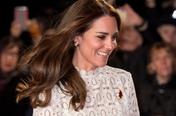 Кейт Миддлтон и Пэрис Хилтон вышли в свет в одинаковых платьях