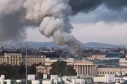 Горить будівля парламенту Австрії