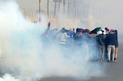 В індійському Кашмірі у сутичках із силовиками поранені 30 людей