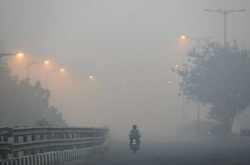 Свято вогнів у Делі. Через смог влада закрила школи