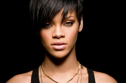 Рианна признана создателем лучшей обуви этого года