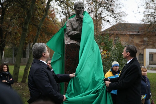 Порошенко у Словенії відкрив пам'ятник «мандруючому філософу» Сковороді