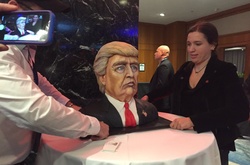 У «Трамп-тауер» привезли торт у вигляді Дональда Трампа