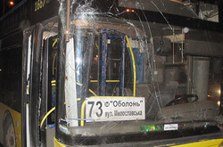 Мешканцям Оболоні та Троєщіни пообіцяли, що автобус № 73 буде працювати довше