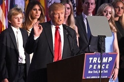 BBC показал историю президентской кампании в США за три минуты