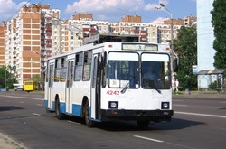 З метро треба почекати: мешканців Троєщини будуть вивозити в місто на тролейбусах (ДОКУМЕНТ)