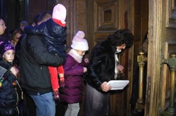 У Чернігові Потапа та Настю облили свинячою кров’ю