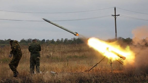 Бойовики на Донбасі накрили мінометами українських військових на всіх напрямках