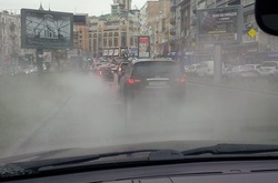 Центр Києва залило окропом (ФОТО)