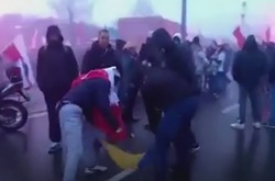 У Польщі спалили український прапор (ВІДЕО)
